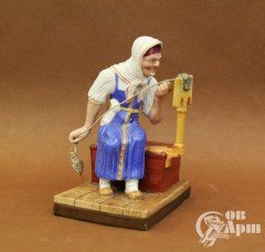 Скульптура "Старуха с прялкой" ("Старуха-пряха")